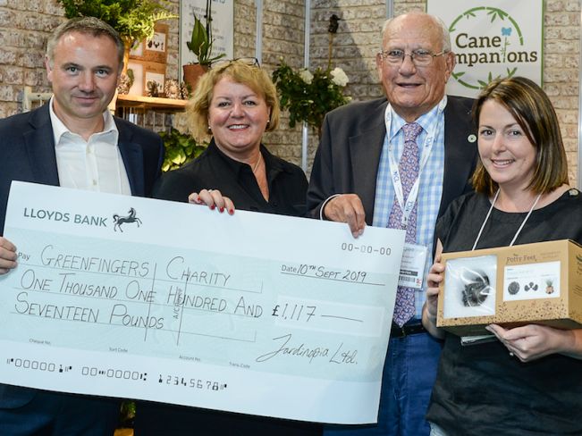 Jardinopia’s fabulous year of helping Greenfingers Charity